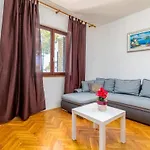 Cozy Apartment In Pula Lejlighed