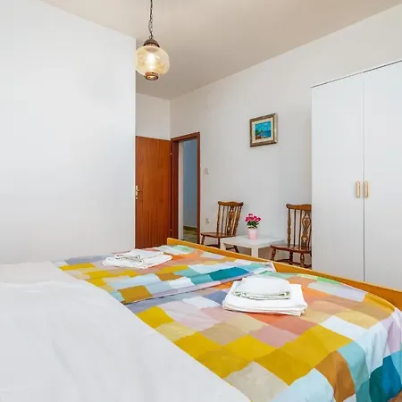 4 Bedroom Beautiful In * Pula