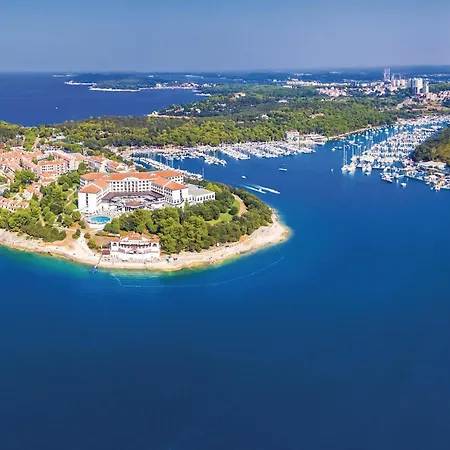 4 Bedroom Beautiful In * Pula