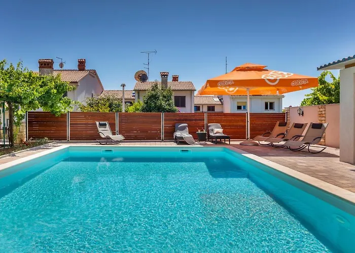 4 Bedroom Beautiful In *